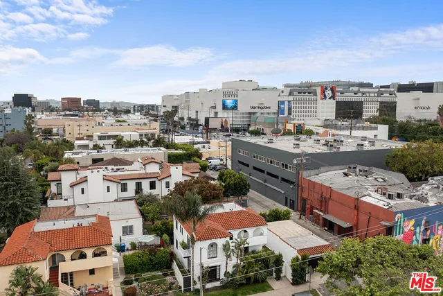 $1,800,000 | 8472 Oakwood Avenue, Los Angeles, CA 90048