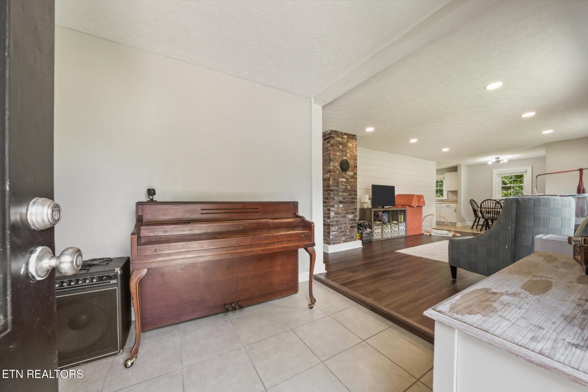 6411 Bob Varner Road Knoxville, TN 37918 - Photo 4 of 32 6411-bob-varner-rd-knoxville-tn-front-en