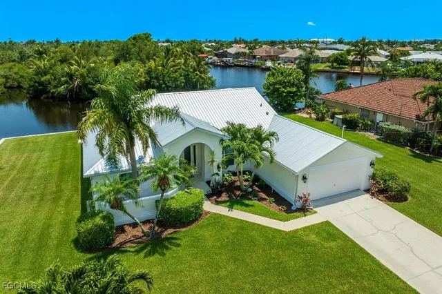 $849,000 | 2032 Southeast 21st Lane, Cape Coral, FL 33990