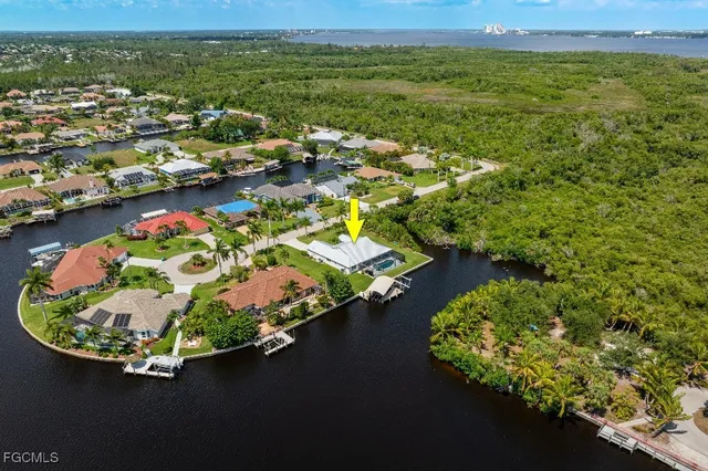 $849,000 | 2032 Southeast 21st Lane, Cape Coral, FL 33990