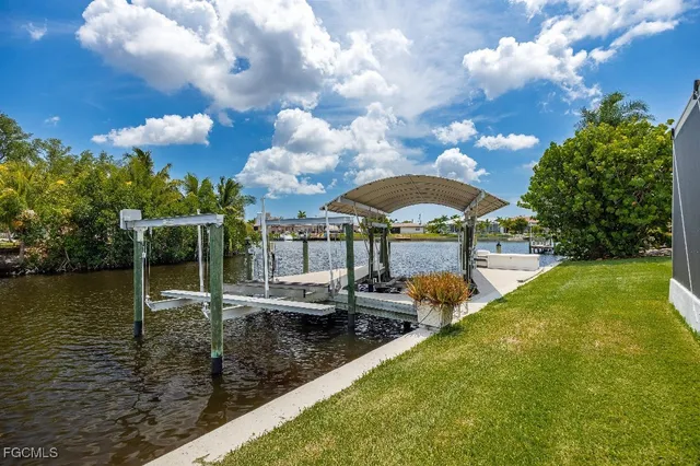 $849,000 | 2032 Southeast 21st Lane, Cape Coral, FL 33990