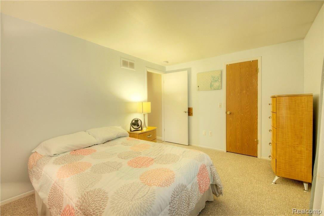 45044 Lemont Road Canton, MI 48187 - Photo 32 of 34 35 BR 3.jpg