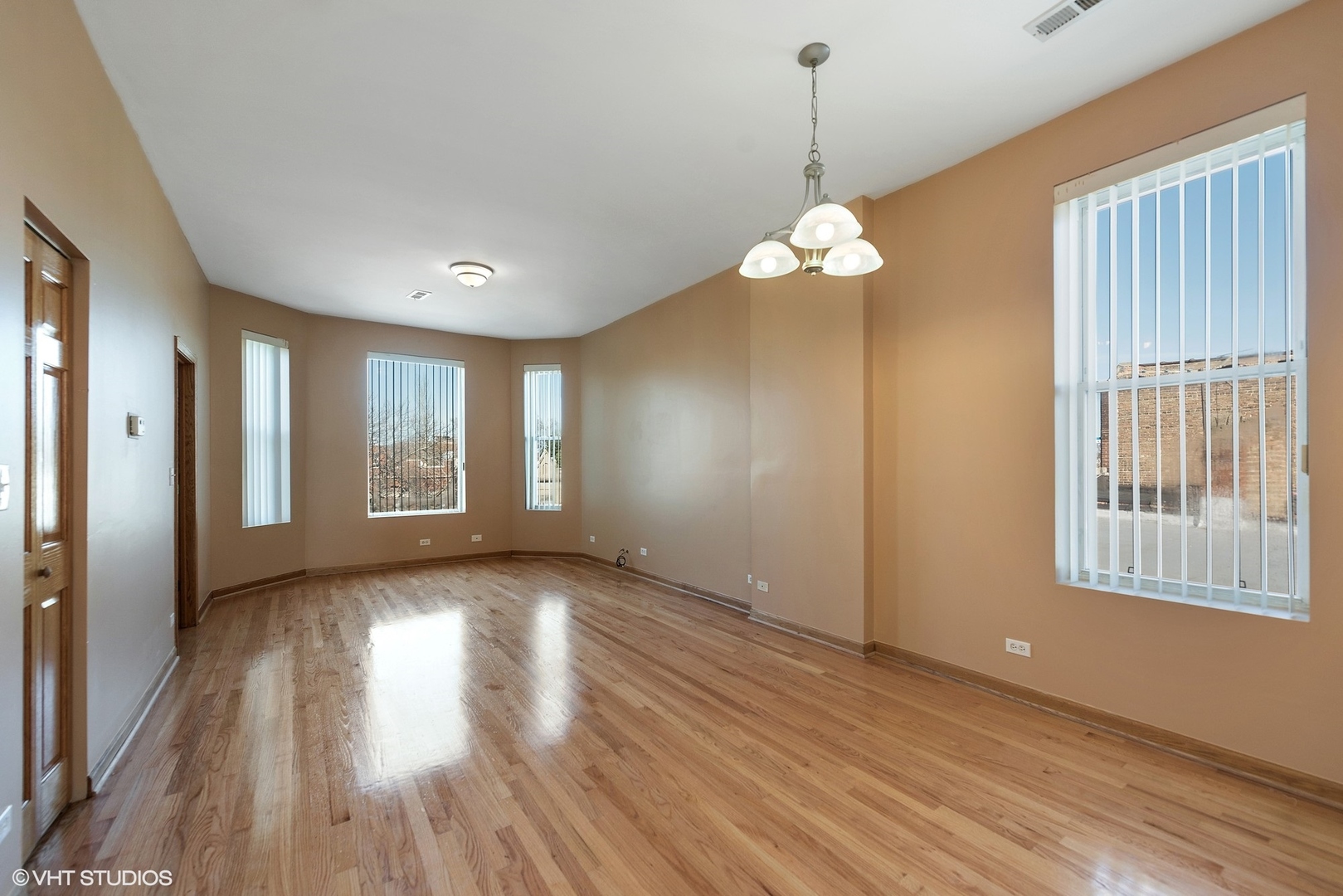 3013 West George Street, Unit 3 Chicago, IL 60618 - Photo 2 of 7