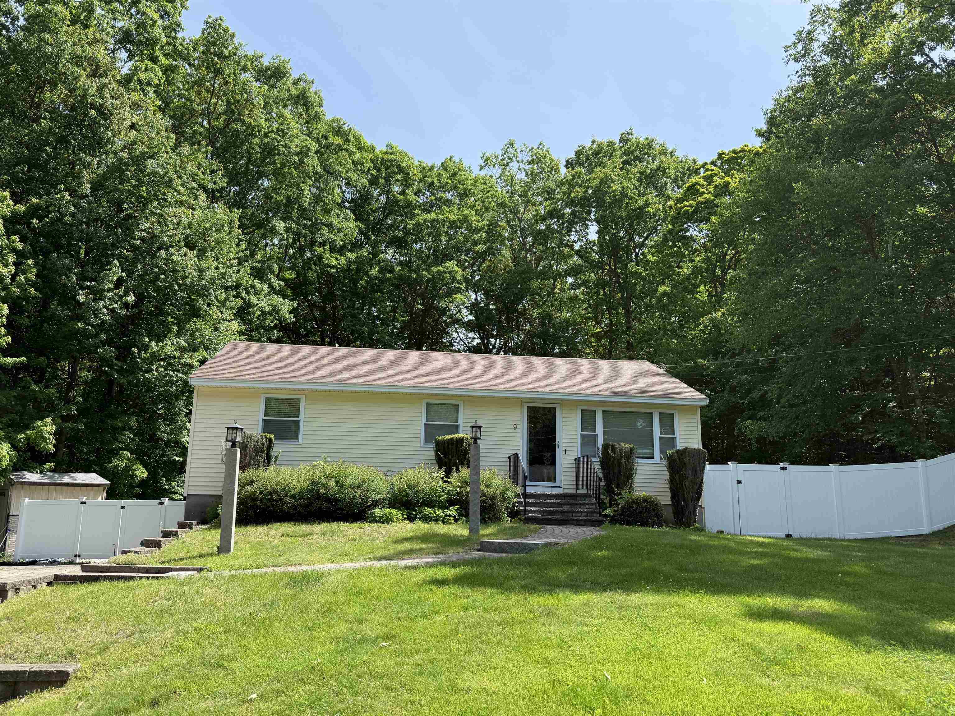 9 Doris Street Derry, NH 03038 - Photo 21 of 23