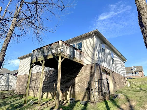 a view of a house