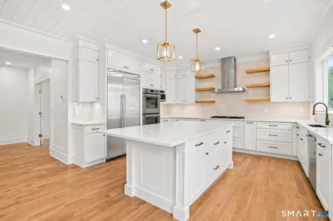 $3,649,000 | 20 Locust Hill Road, Darien, CT 06820