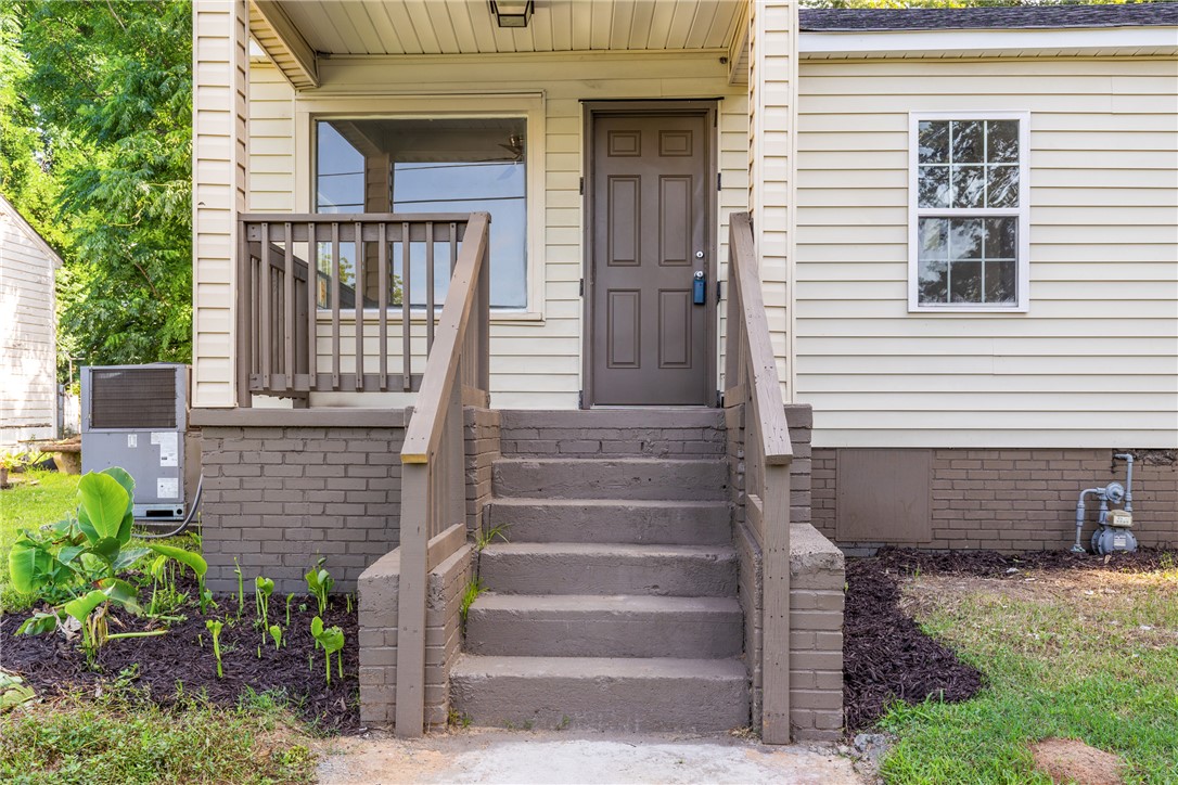 313 Hugh Street Anderson, SC 29624 - Photo 2 of 23 Gallery Image 2