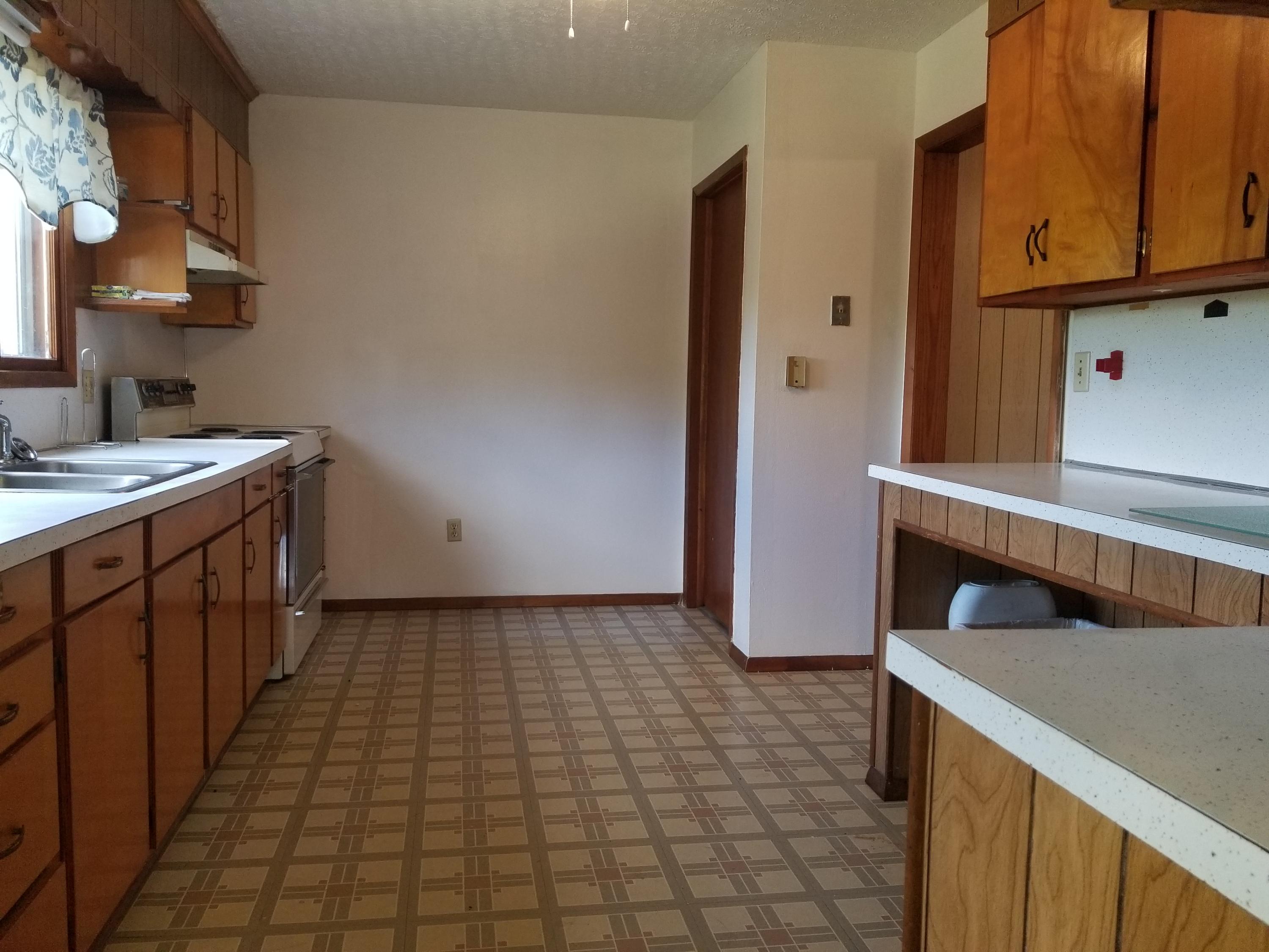 1206 Dudley Road Moneta, VA 24121 - Photo 3 of 21 Kitchen Area