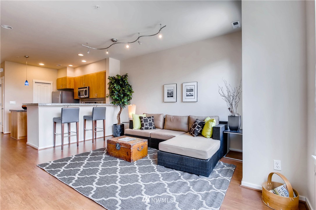 63 Cougar Ridge Road Northwest Issaquah, WA 98027 - Photo 4 of 13 Gallery Image 4