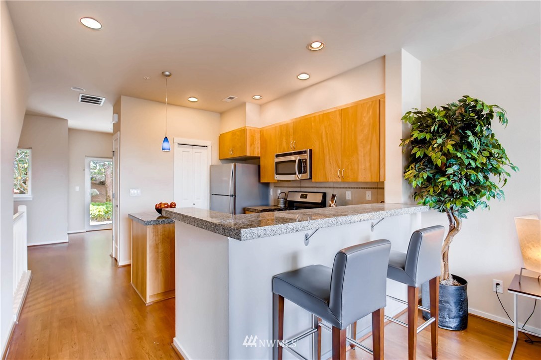63 Cougar Ridge Road Northwest Issaquah, WA 98027 - Photo 5 of 13 Gallery Image 5
