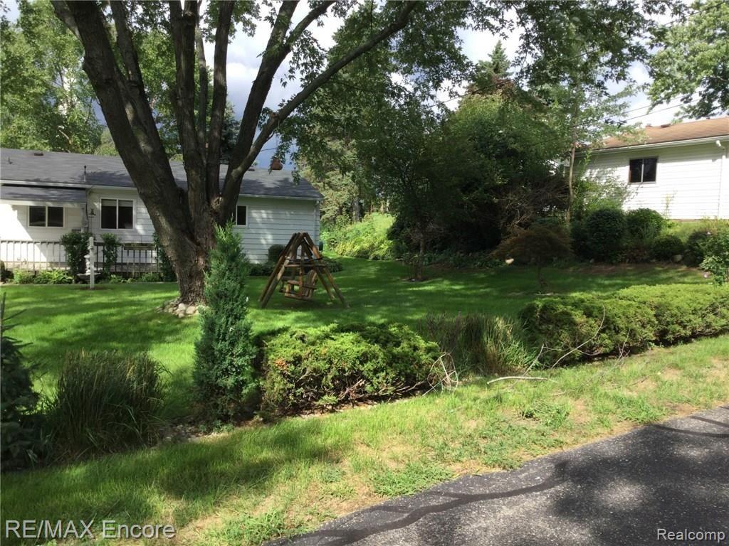 6673 Waldon Road Clarkston, MI 48346 - Photo 25 of 25 image.jpg