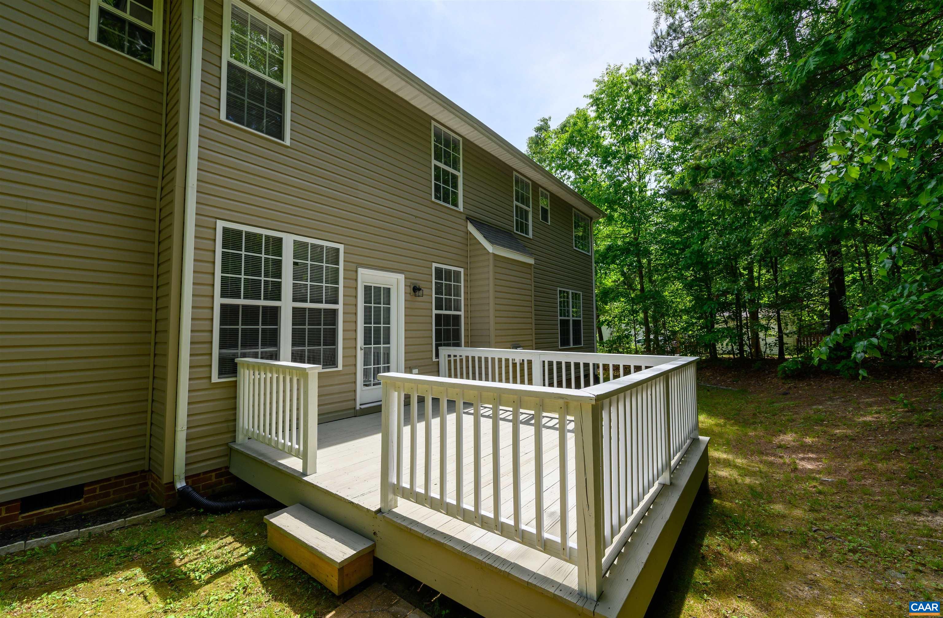 6 Loblolly Road Palmyra, VA 22963 - Photo 5 of 44 a balcony with furniture and garden