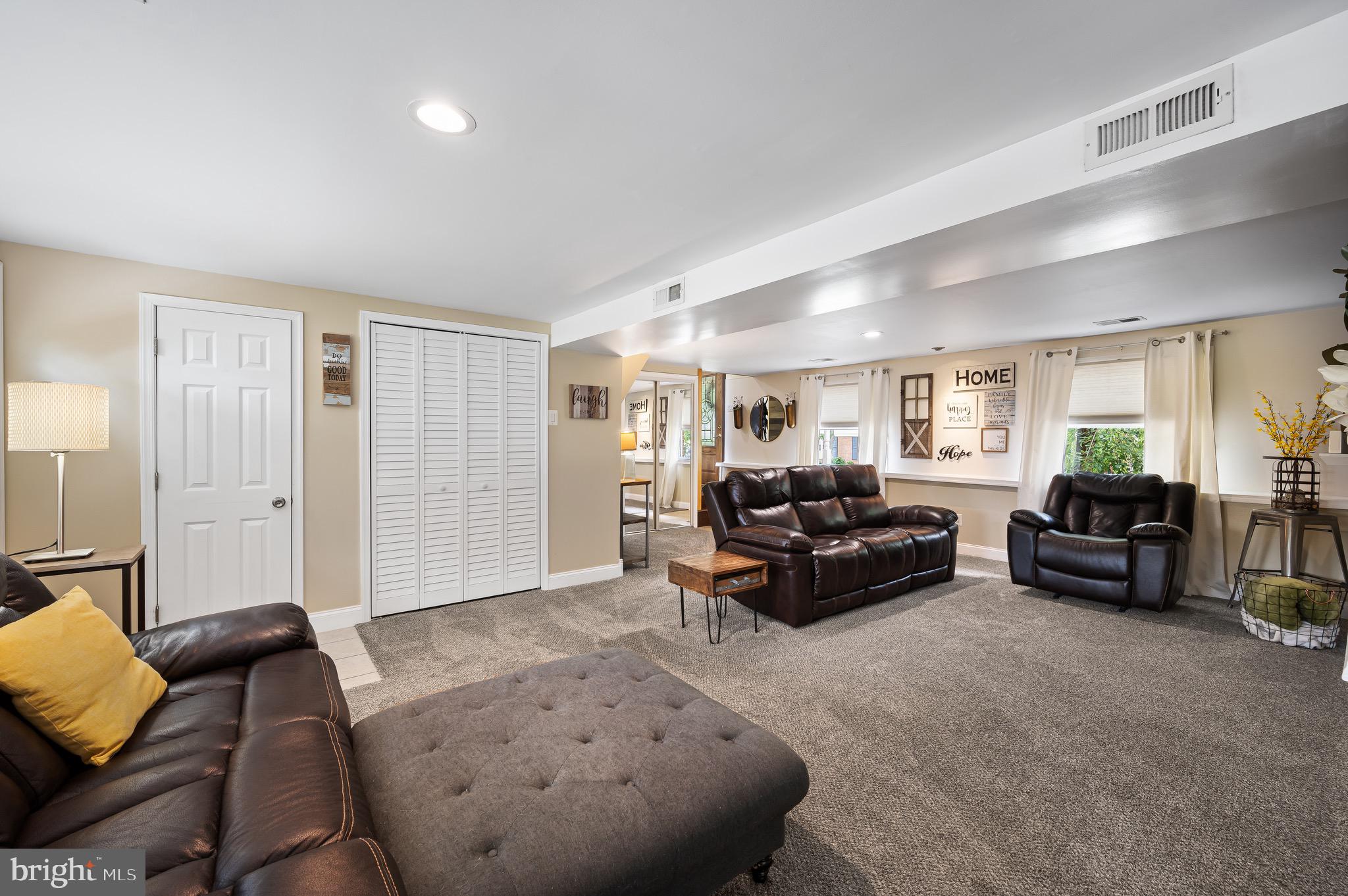 812 Jamestown Road Turnersville, NJ 08012 - Photo 18 of 35