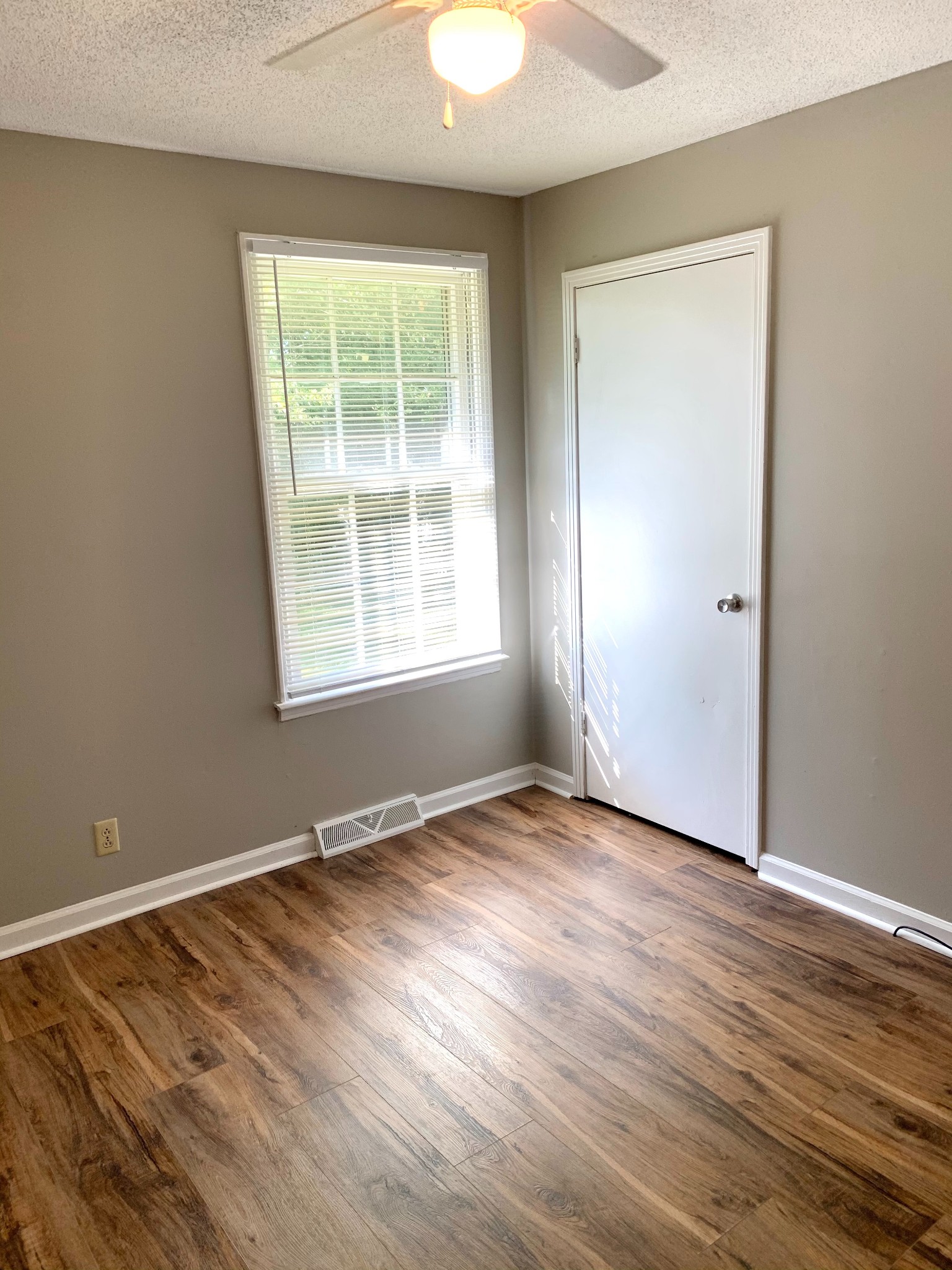 2425 Pendleton Drive Clarksville, TN 37042 - Photo 14 of 16