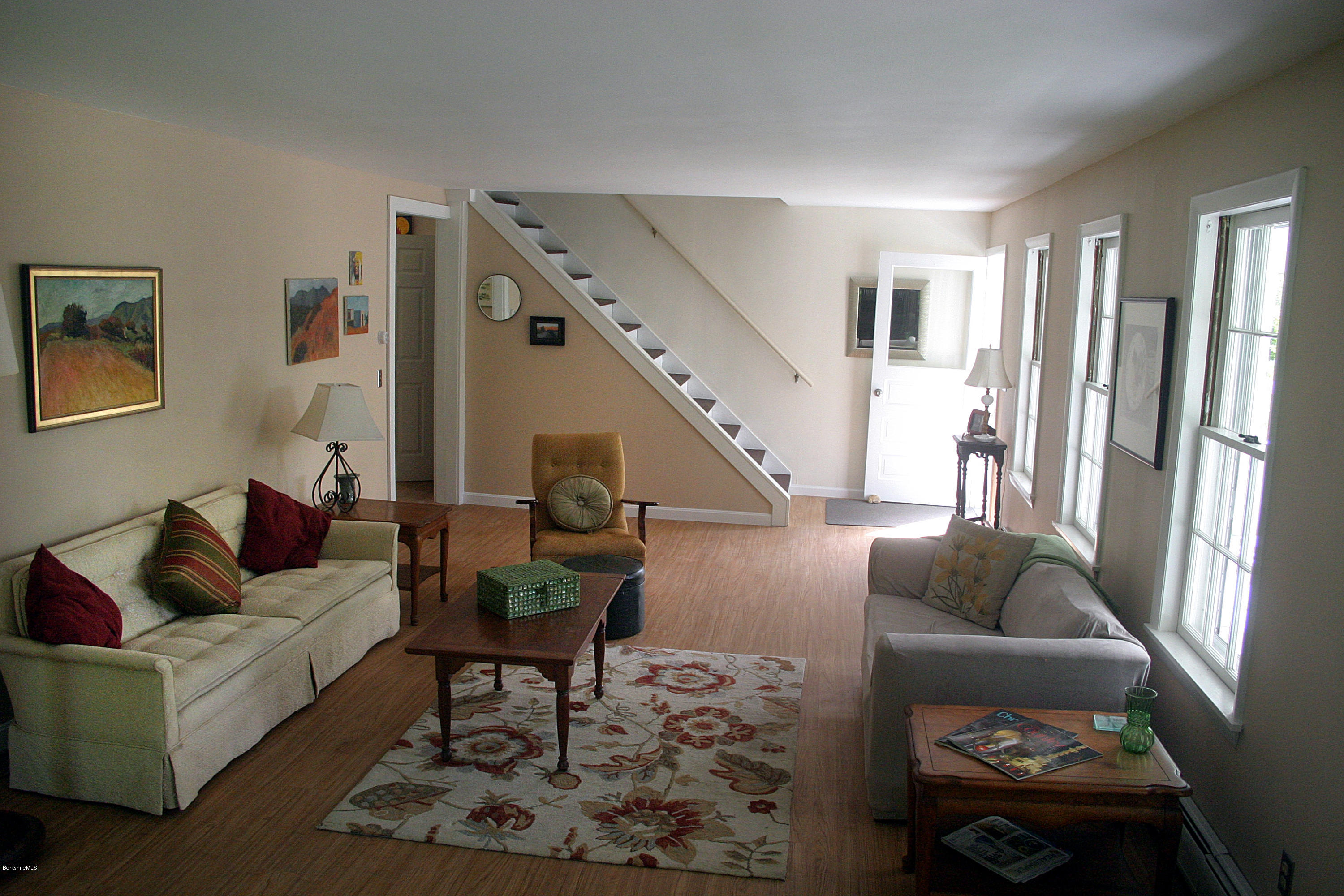 293 River Road Florida, MA 01367 - Photo 8 of 21 living room