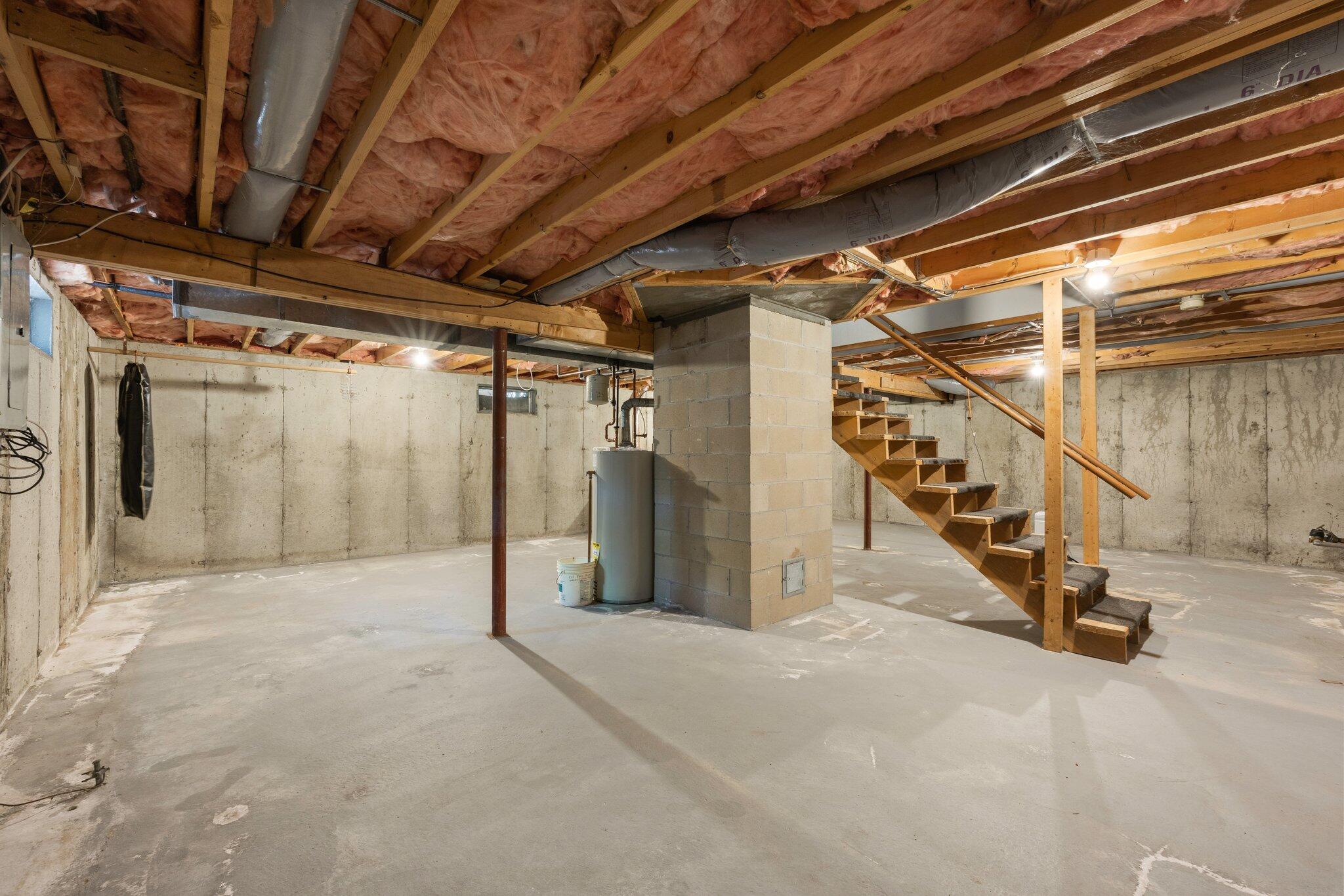 145 Braley Jenkins Road Centerville, MA 02632 - Photo 27 of 33 a view of a room with gym equipment