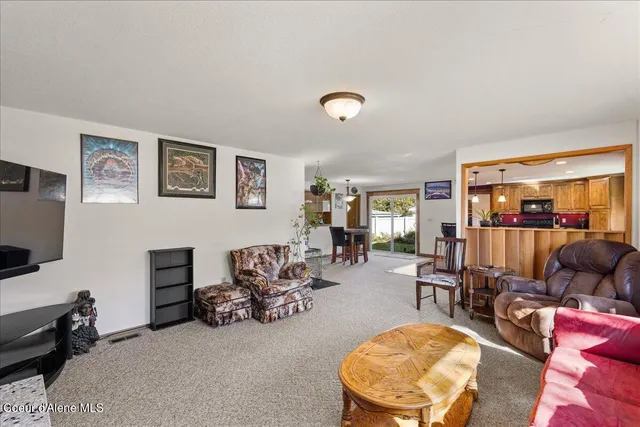 $415,000 | 202 Country Club Lane, Pinehurst, ID 83850