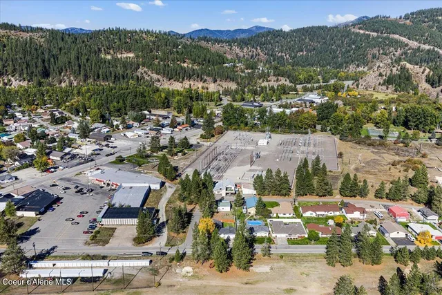 $415,000 | 202 Country Club Lane, Pinehurst, ID 83850