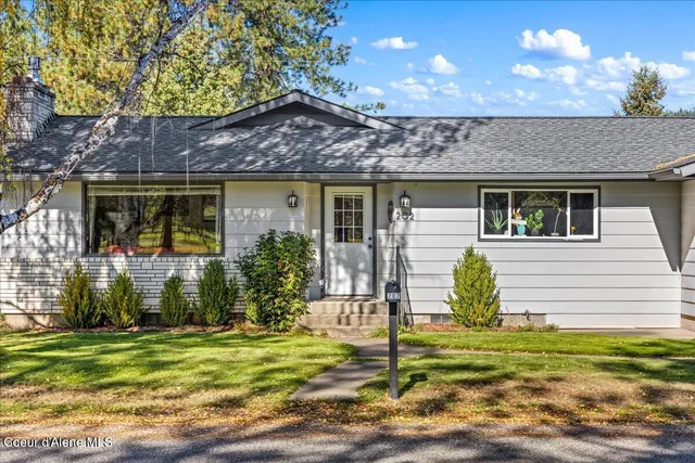 $415,000 | 202 Country Club Lane, Pinehurst, ID 83850