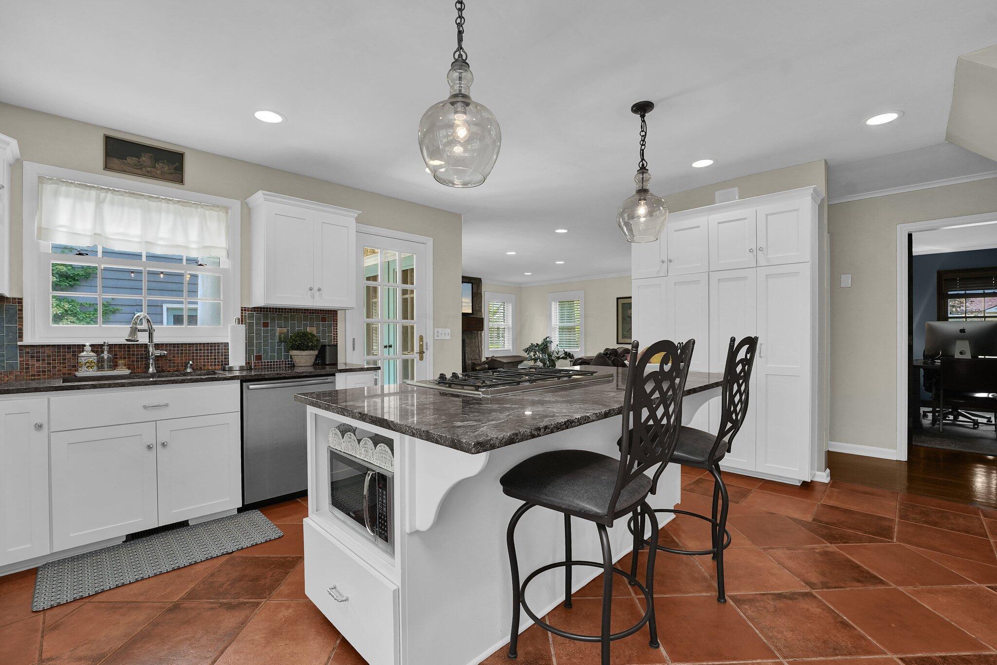 2500 Henthorn Road Upper Arlington, OH 43221 - Photo 10 of 55 Kitchen
