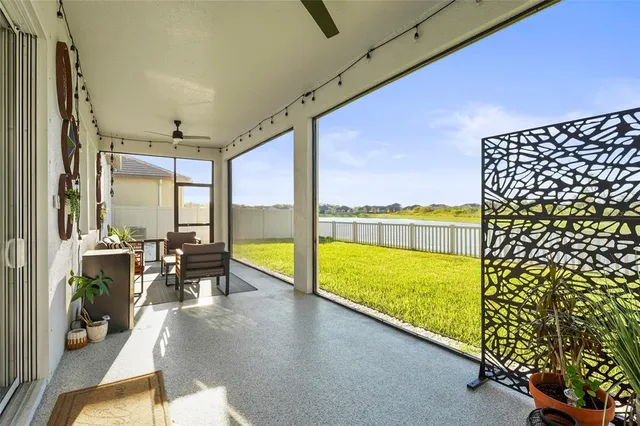 a view of entryway with a front door