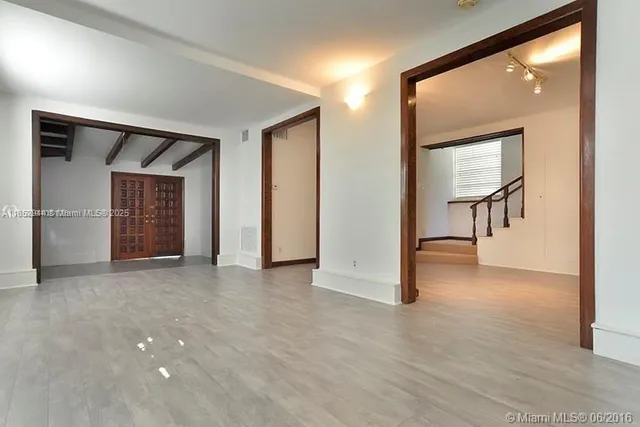 $7,900 | 320 West 55th Street, Miami Beach, FL 33140