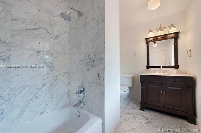 $7,900 | 320 West 55th Street, Miami Beach, FL 33140