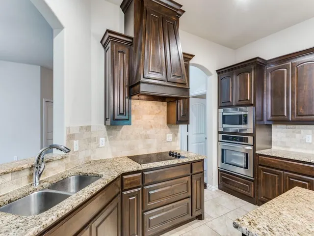 $2,900 | 521 Corriente Trail, Azle, TX 76020