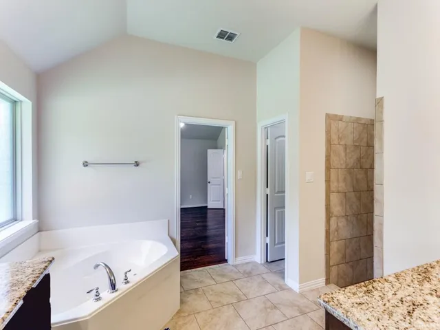 $2,900 | 521 Corriente Trail, Azle, TX 76020