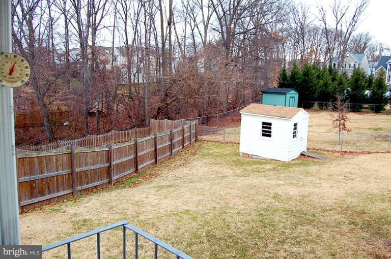 9430 North Laurel Road Laurel, MD 20723 - Photo 13 of 15 Back yard view