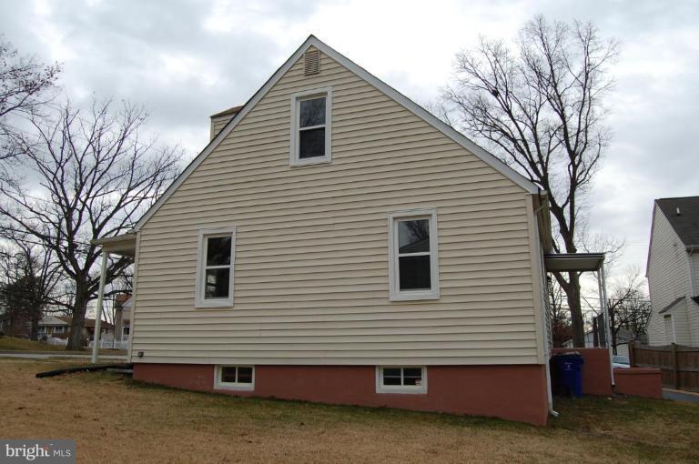 9430 North Laurel Road Laurel, MD 20723 - Photo 14 of 15 Exterior side of house