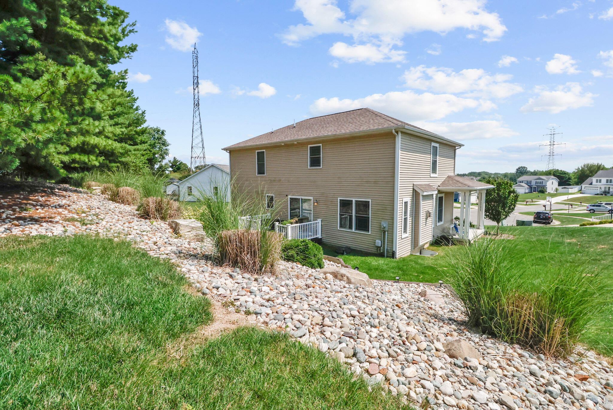 274 Westport Road Valparaiso, IN 46385 - Photo 27 of 28 a front view of a house with garden