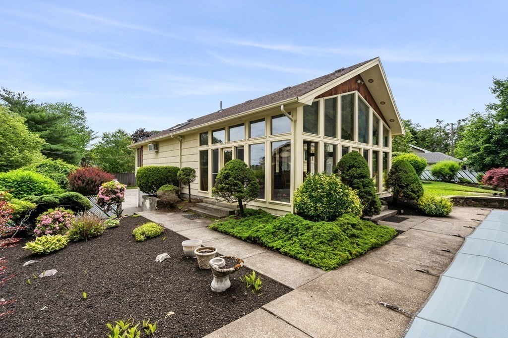 2 Reo Road Peabody, MA 01960 - Photo 4 of 38 Gallery Image 4