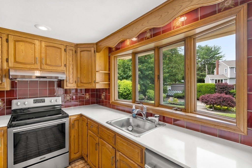 2 Reo Road Peabody, MA 01960 - Photo 6 of 38 Gallery Image 6