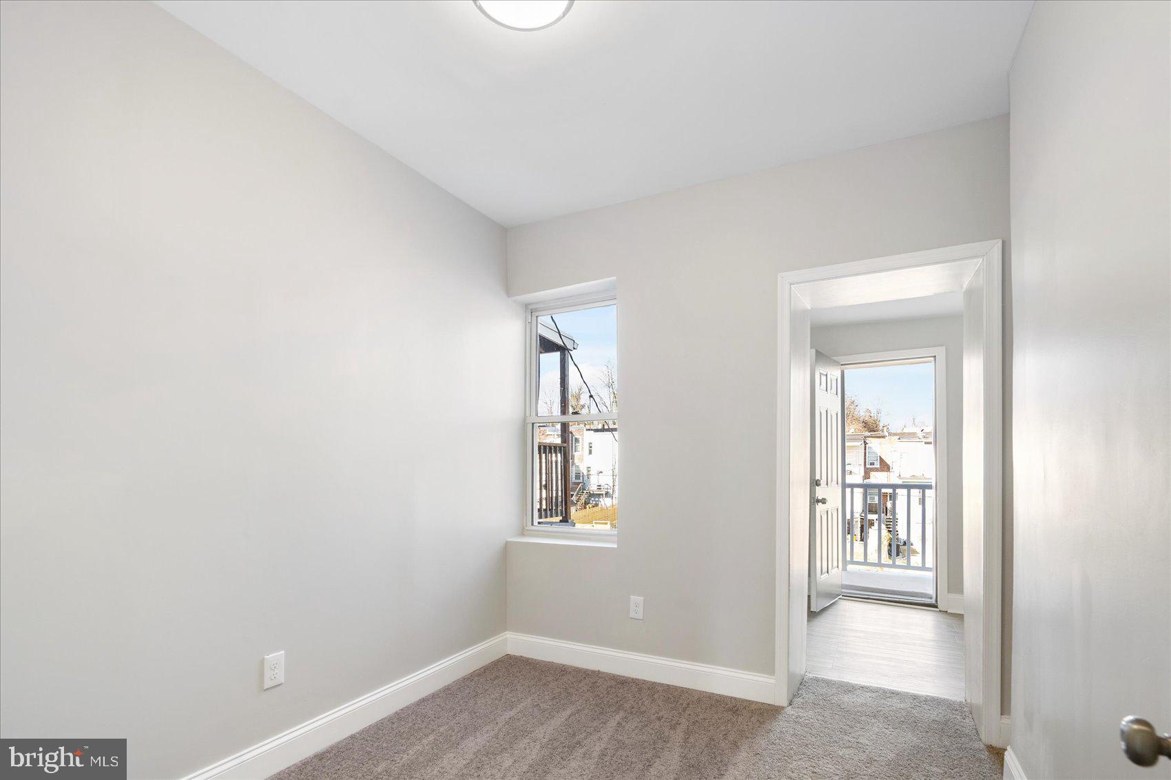 2412 Keyworth Avenue Baltimore, MD 21215 - Photo 21 of 41