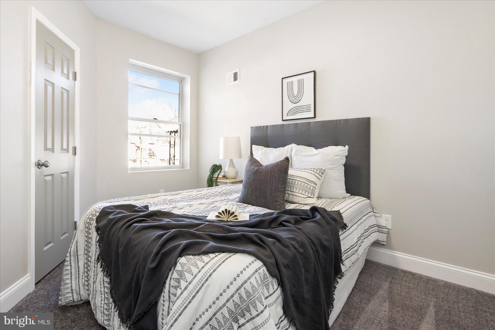 2412 Keyworth Avenue Baltimore, MD 21215 - Photo 23 of 41