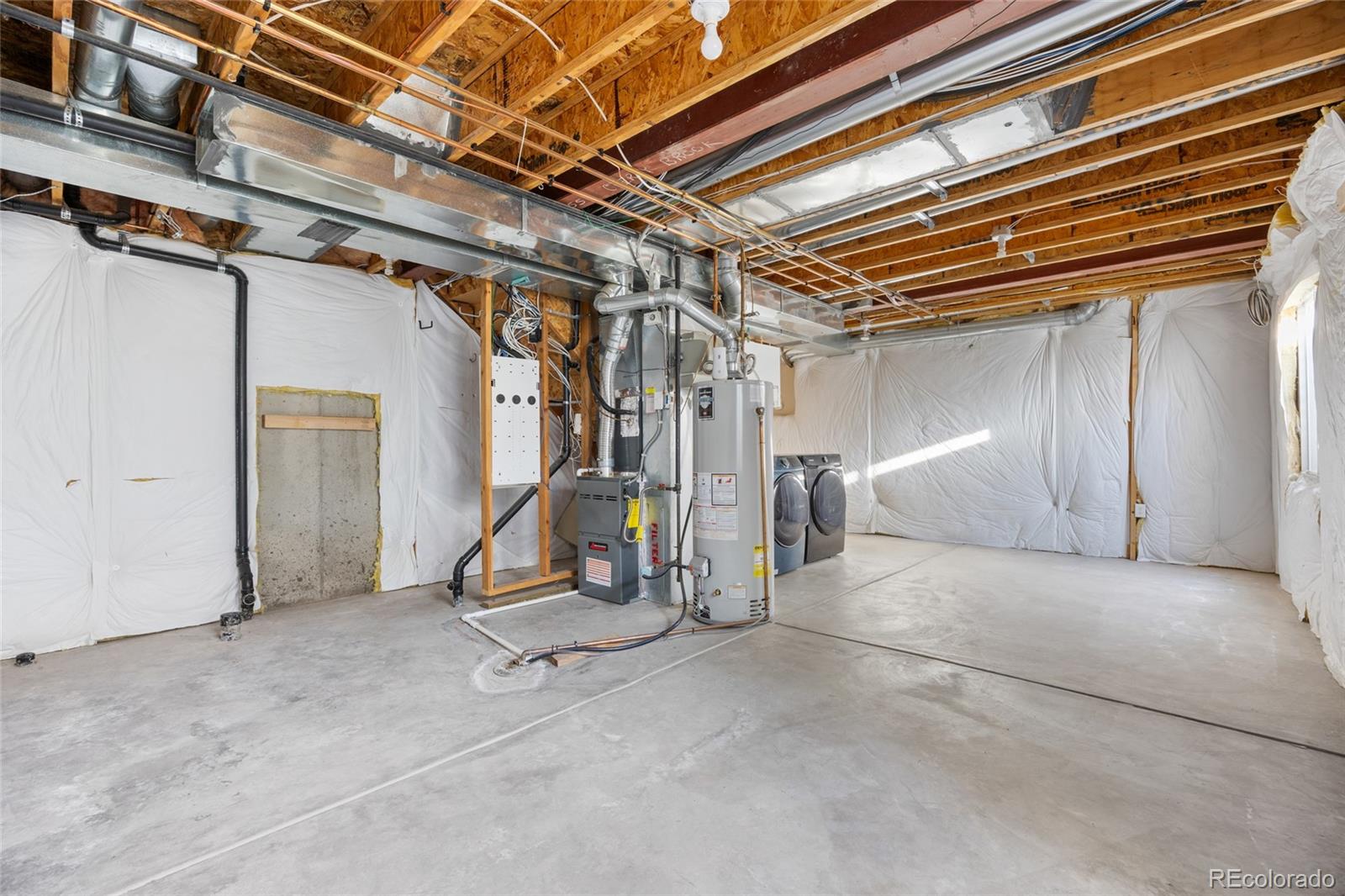 10655 Cherrybrook Circle Highlands Ranch, CO 80126 - Photo 27 of 42 a view of an empty room