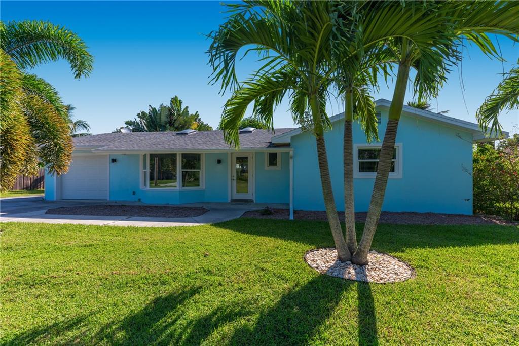 1453 Northwest Spruce Ridge Drive Stuart, FL 34994 - Photo 9 of 27 Gallery Image 9