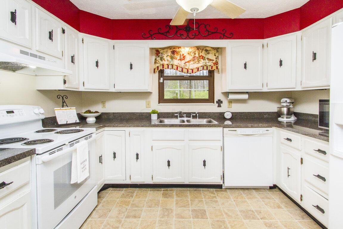 538 Rutherford Avenue Delaware, OH 43015 - Photo 17 of 30 kitchen 3