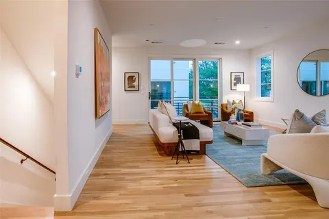 $689,000 | 7207 Gaston Avenue, Unit 906, Dallas, TX 75214