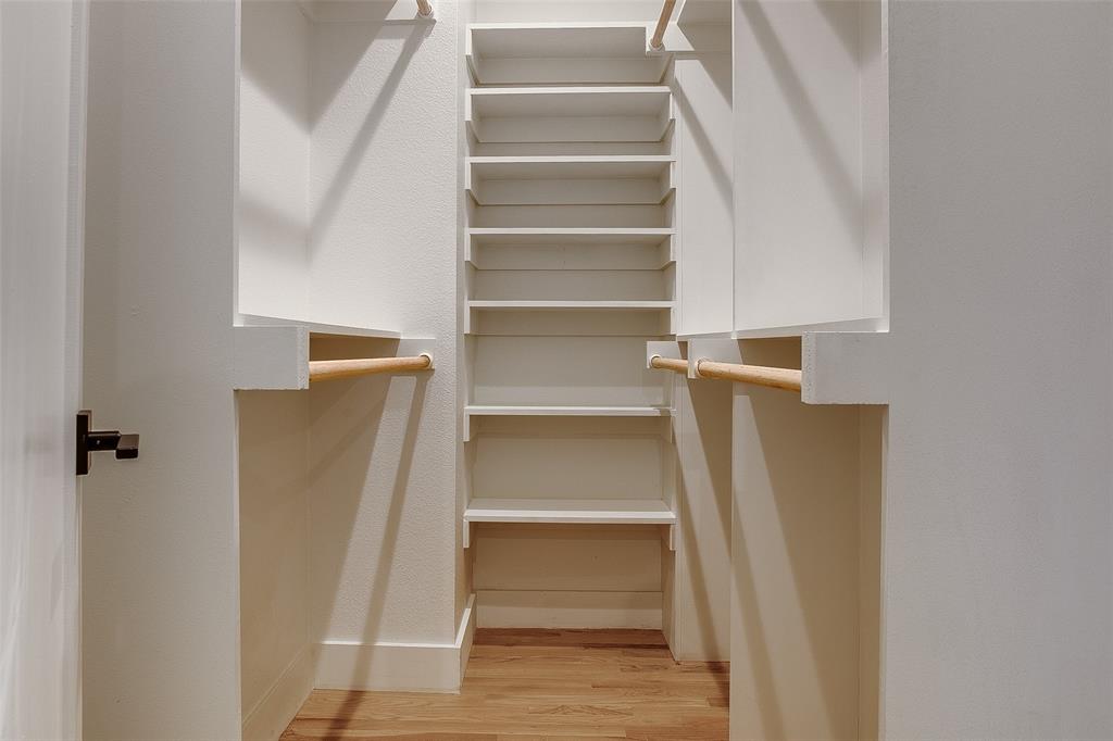 7207 Gaston Avenue, Unit 906 Dallas, TX 75214 - Photo 25 of 34 a view of walk in closet with empty racks