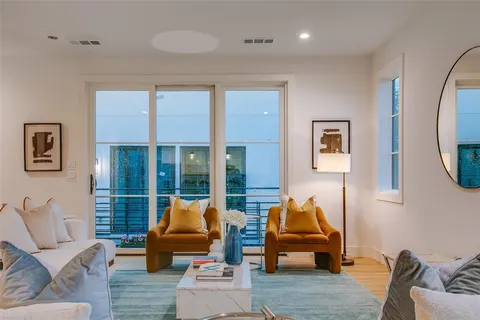 $689,000 | 7207 Gaston Avenue, Unit 906, Dallas, TX 75214