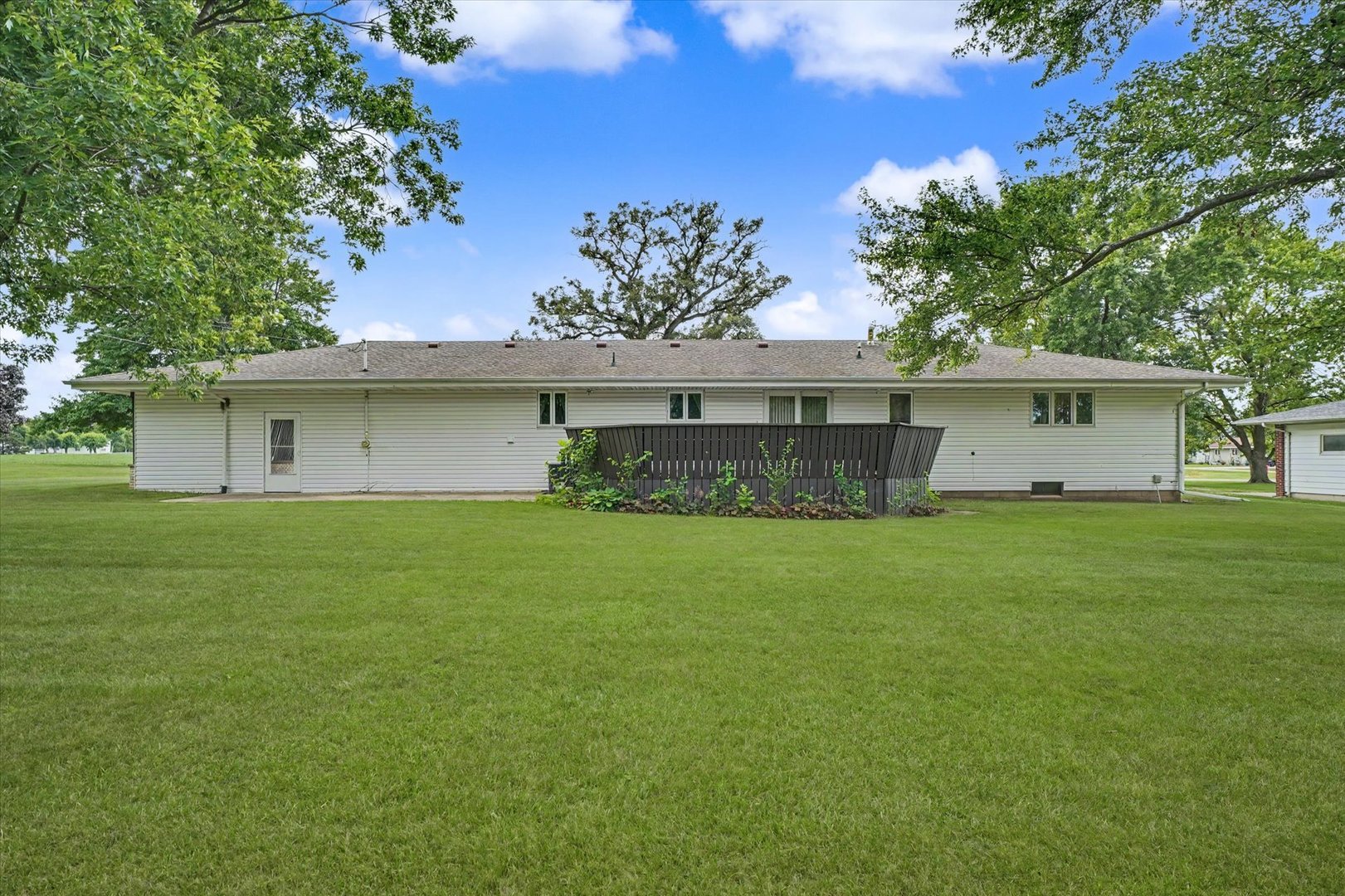 208 West Cemetery Road Roberts, IL 60962 - Photo 3 of 48
