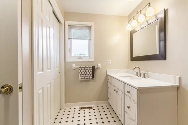 $314,900 | 15 Nouveau Place, Perinton, NY 14450