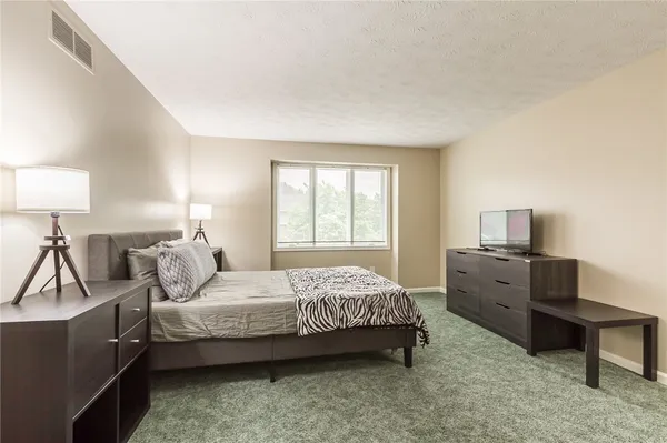 $314,900 | 15 Nouveau Place, Perinton, NY 14450