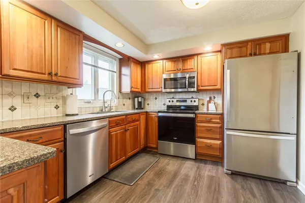 $314,900 | 15 Nouveau Place, Perinton, NY 14450