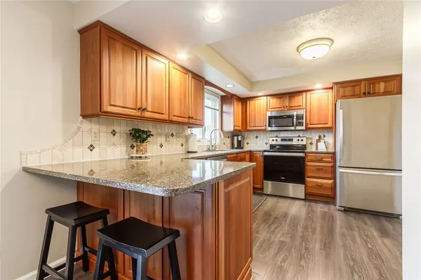 $314,900 | 15 Nouveau Place, Perinton, NY 14450