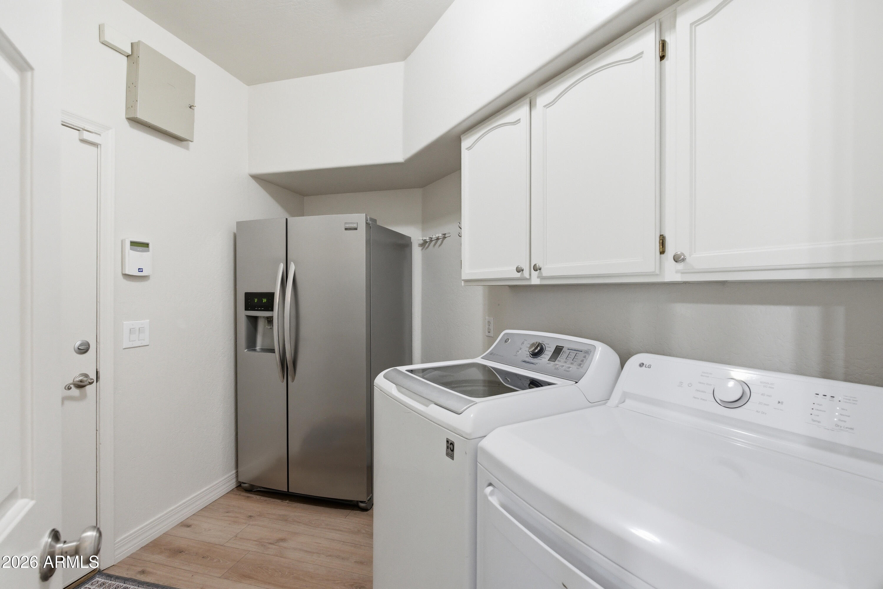 418 South Burk Street Gilbert, AZ 85296 - Photo 33 of 90 4d laundry room