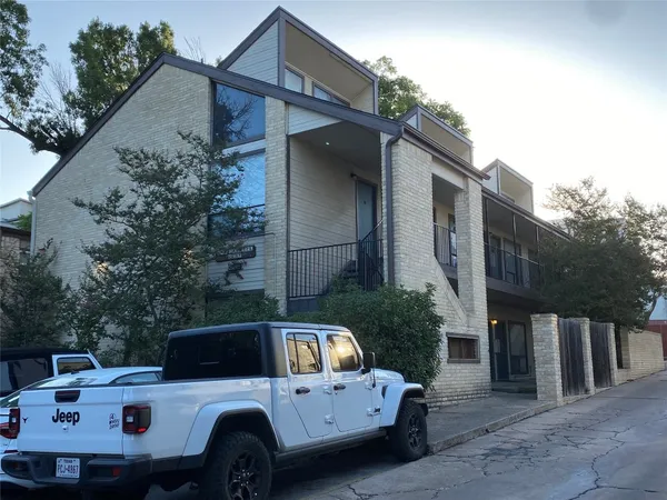 $1,450 | 1905 San Gabriel Street, Unit 205, Austin, TX 78705