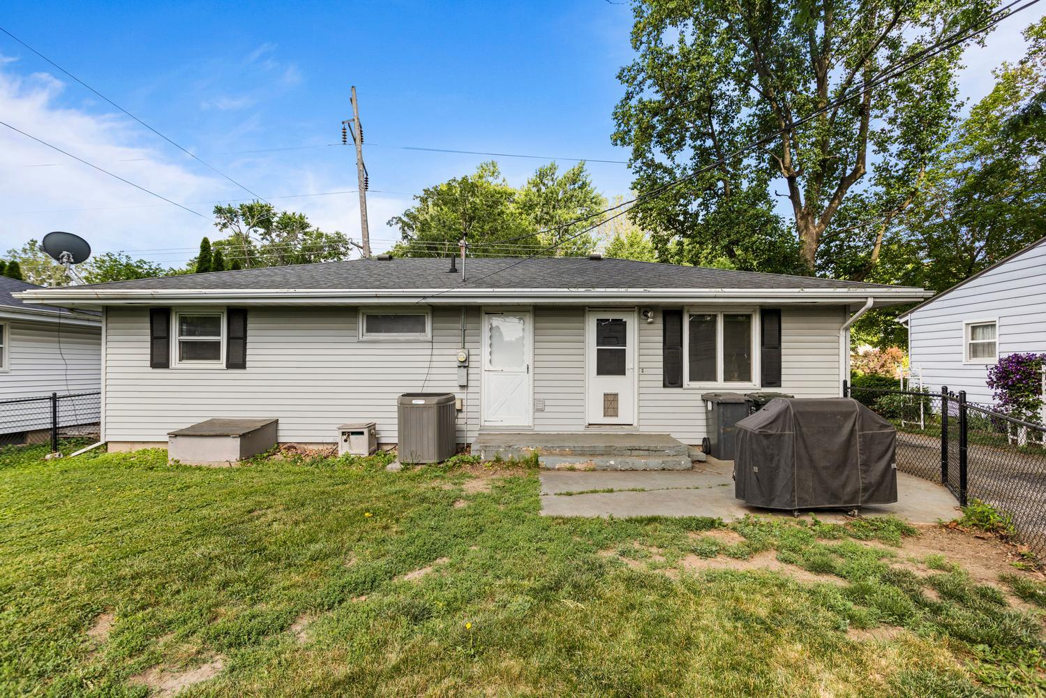 1306 Philo Road Urbana, IL 61802 - Photo 5 of 24